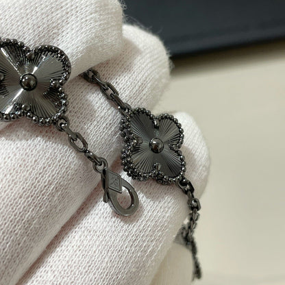 [Eternal Jewelry]CLOVER 5 MOTIF BLACK BRACELET