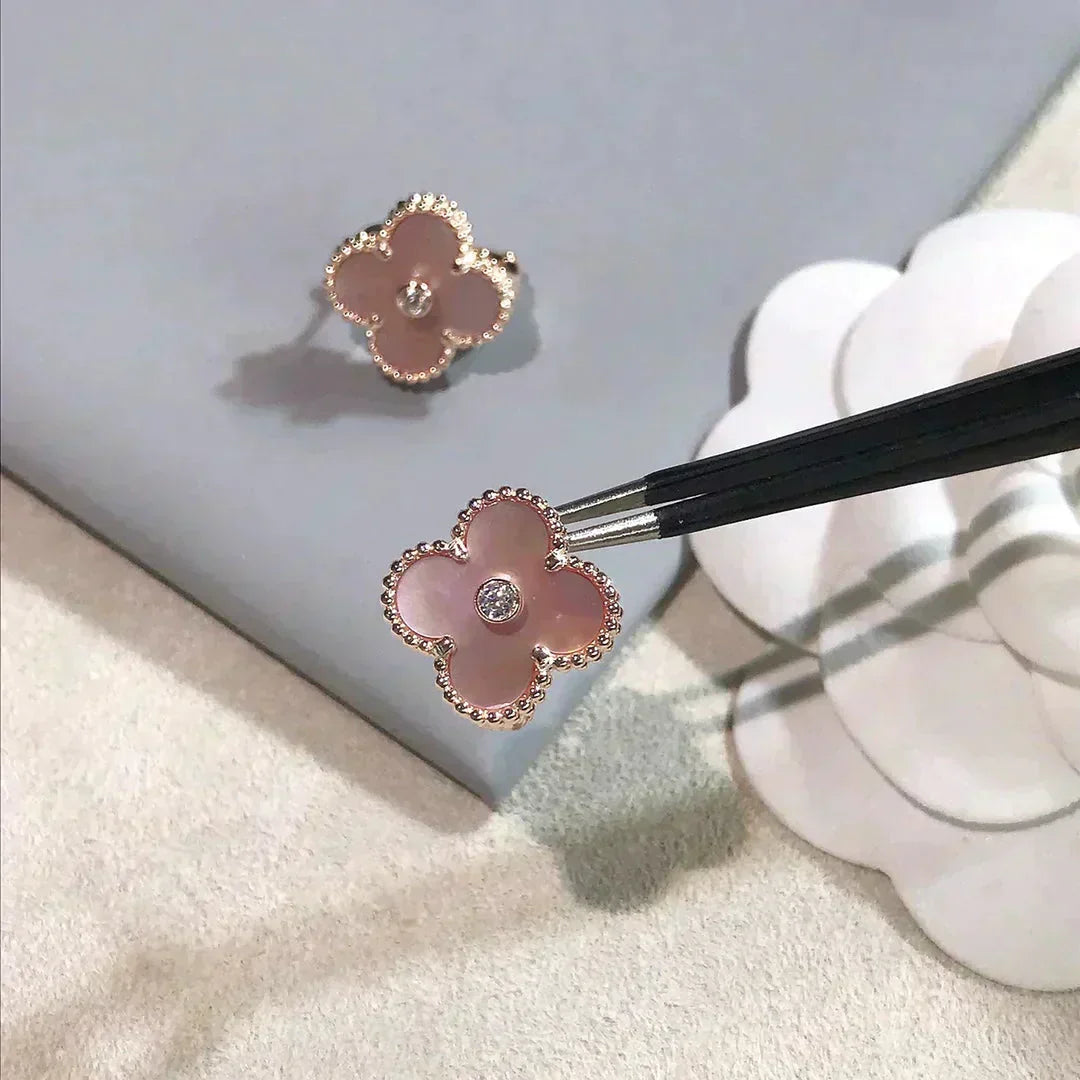 [Eternal Jewelry]CLOVER MEDIUM 1 MOTIFS  PINK MOP DIAMOND EARRINGS