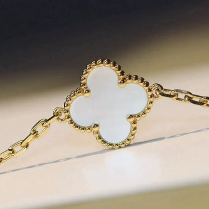 [Eternal Jewelry]CLOVER 20 MOTIFS WHITE MOP NECKLACE