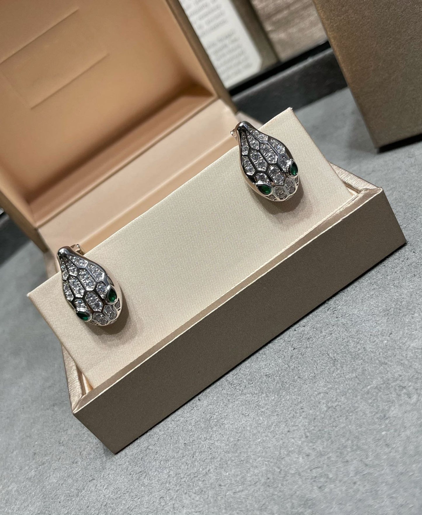 [Eternal Jewelry]SERPENT DIAMOND STUD EARRINGS