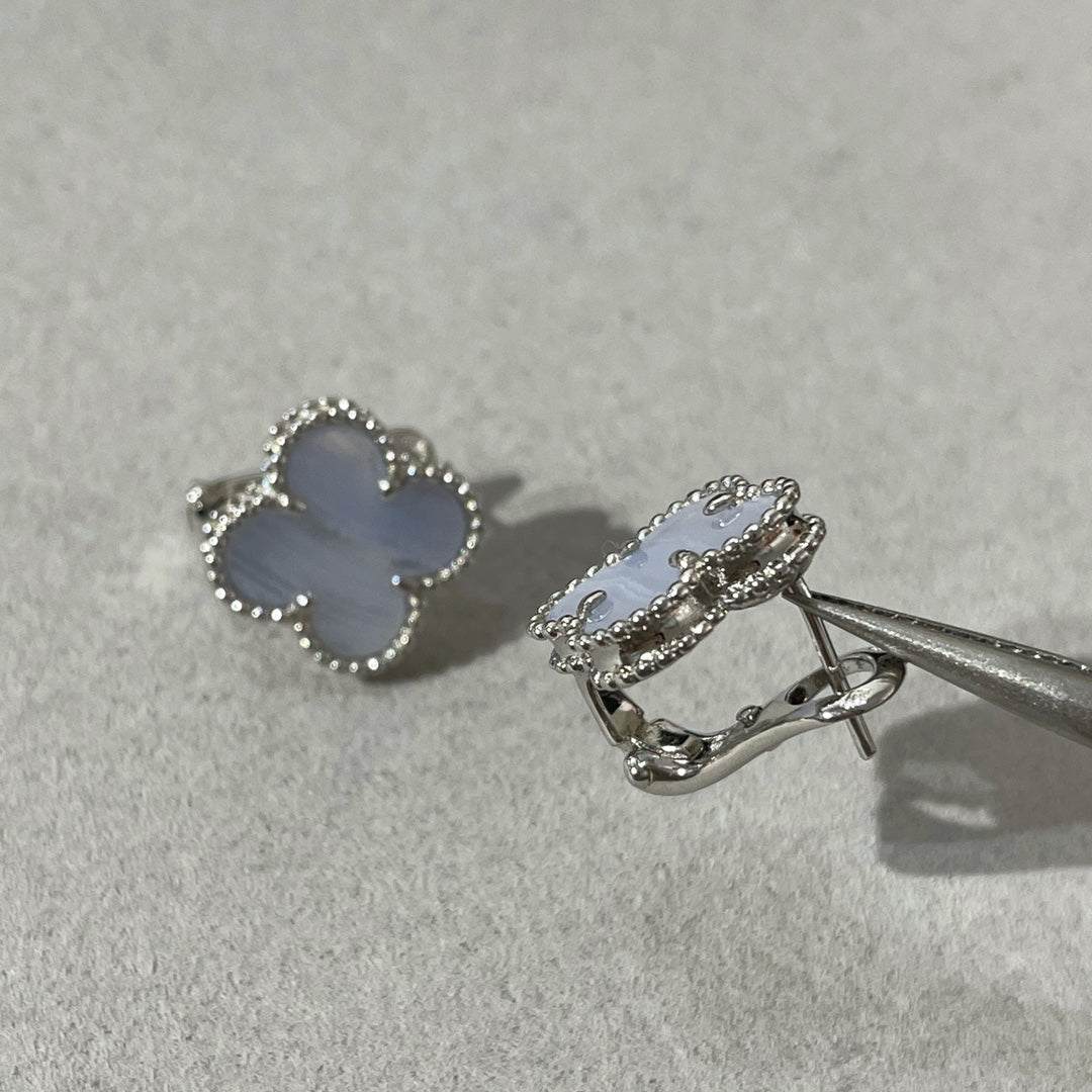 [Eternal Jewelry]CLOVER CHALCEDONY SILVER STUD EARRINGS