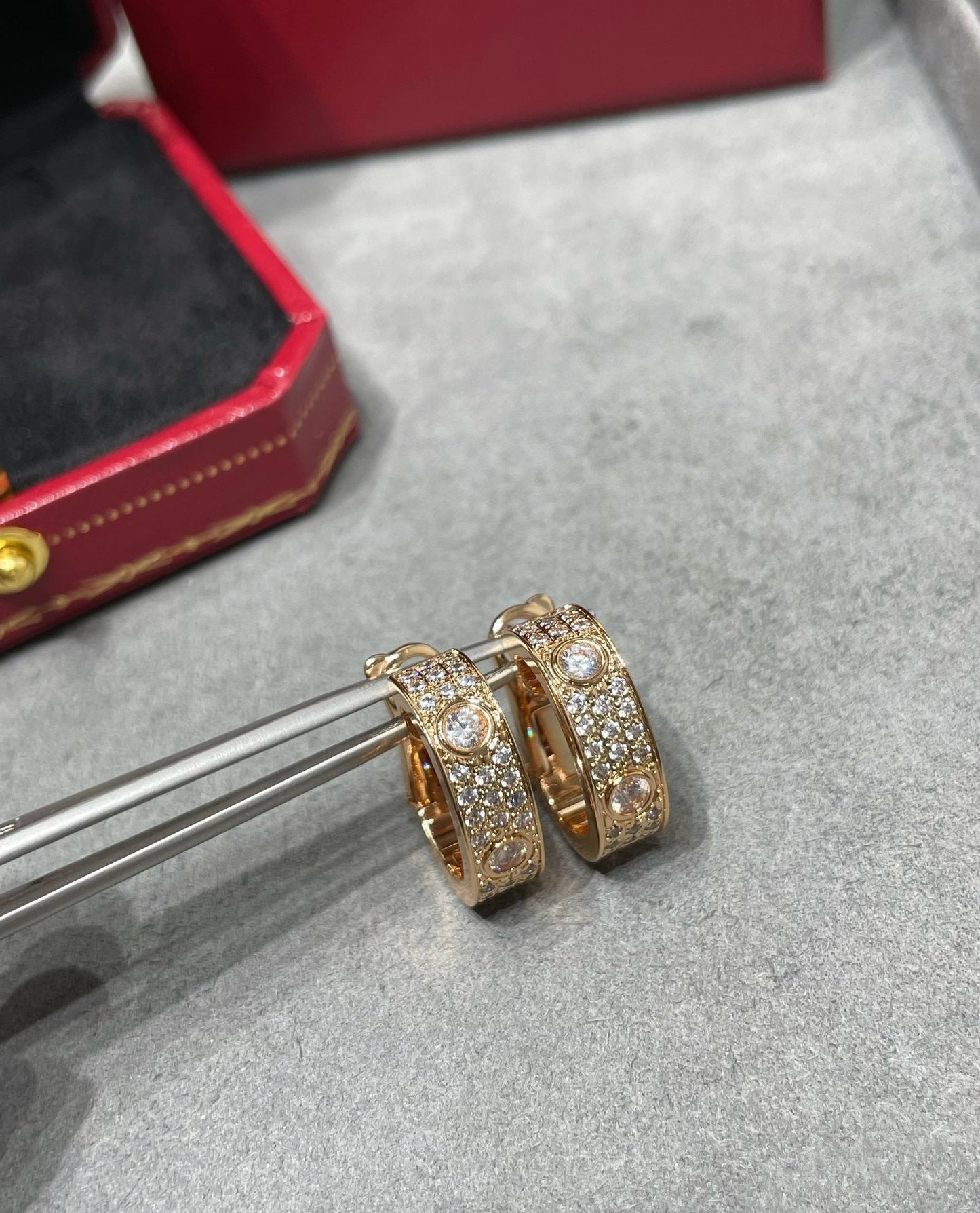 [Eternal Jewelry]LOVE 5.5MM DIAMOND PAVED EARRINGS