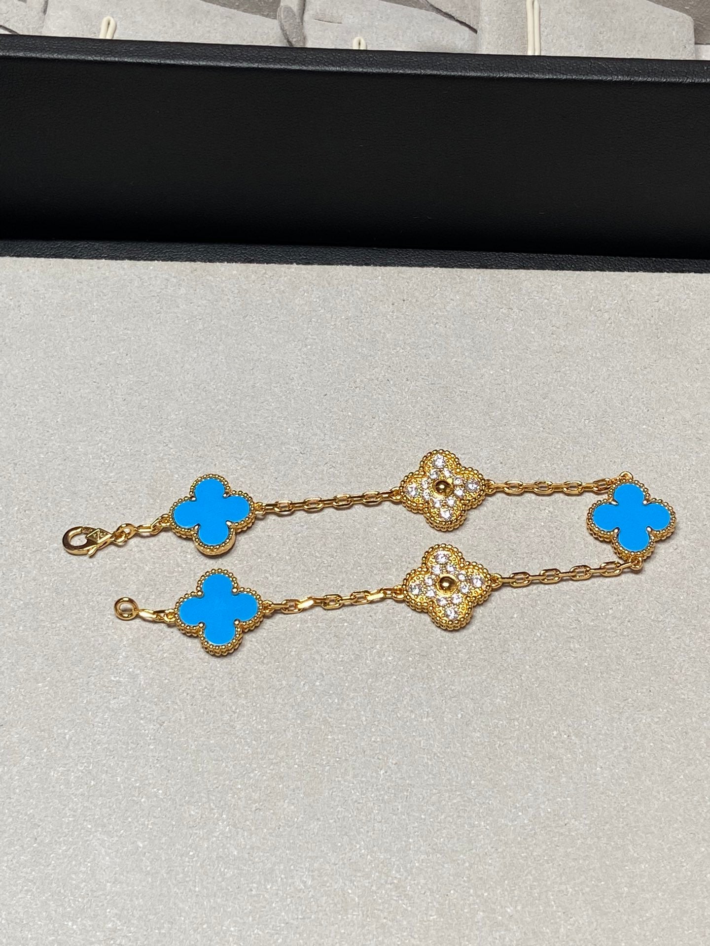 [Eternal Jewelry]CLOVER 5 MOTIF BLUE CHALCEDONY DIAMOND GOLD BRACELET