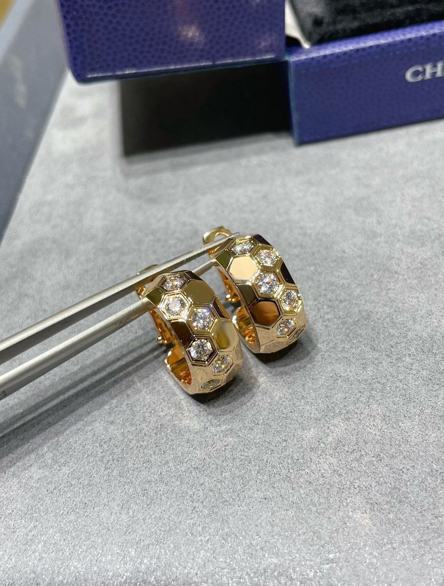 [Eternal Jewelry]BEE LOVE DIAMOND HOOP EARRINGS