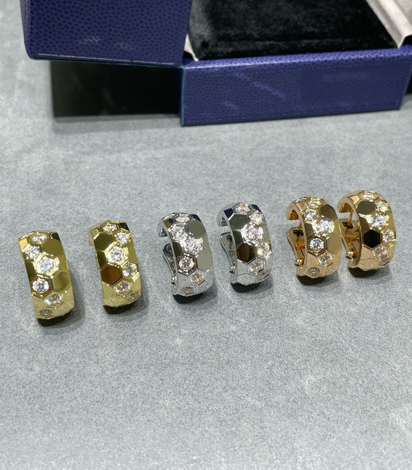 [Eternal Jewelry]BEE LOVE DIAMOND HOOP EARRINGS