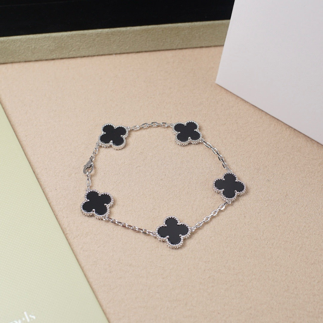 [Eternal Jewelry]CLOVER 5 MOTIF ONYXS  BRACELET SILVER